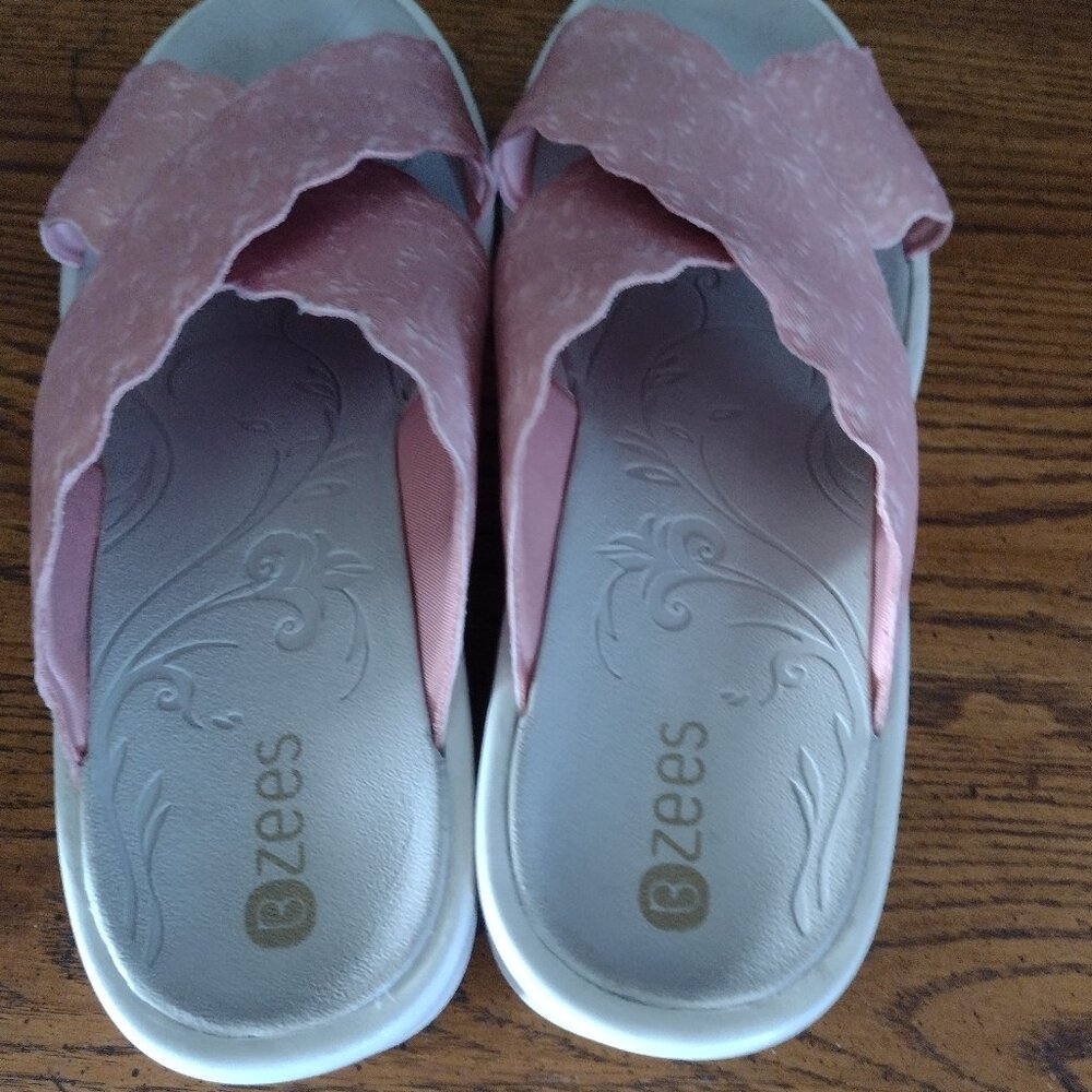 Bzees slides New, no box, never worn
